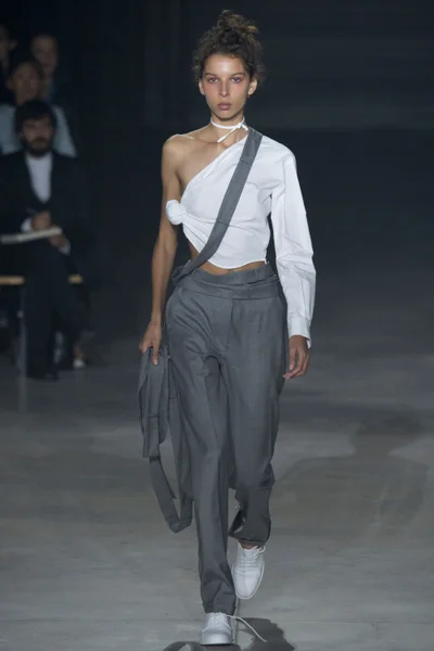 Look 35